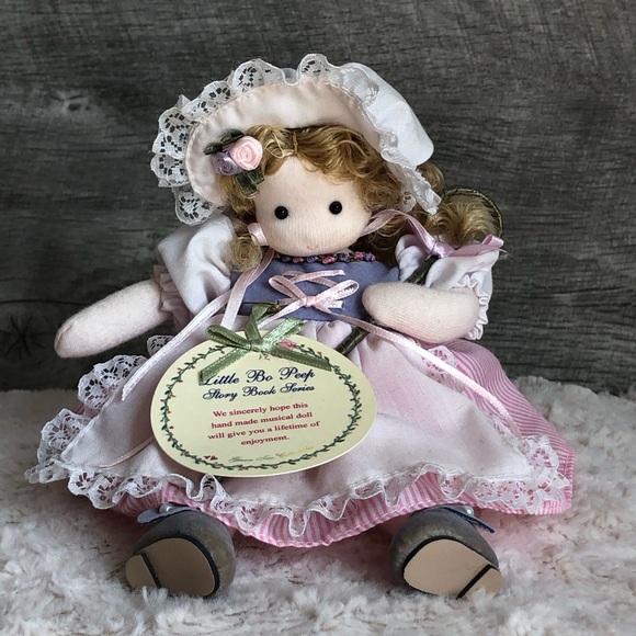 green tree musical dolls